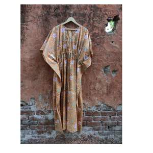 Tunique indienne jaune à imprimé floral, en coton doux, imprimé à la main, vente en gros, robe ample indienne, kaftan, tenue de plage, robe maxi - Product Image 5