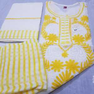 Costume en coton simple, élégant et beau avec travail Chikankari brodé à la main, idéal pour les femmes pour le bureau quotidien et les vêtements décontractés - Product Image 3