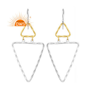 Boucles d'oreilles design triangulaire faites à la main pour femmes bijoux en argent pour femmes cadeau pour sa collection délicate - Product Image 1