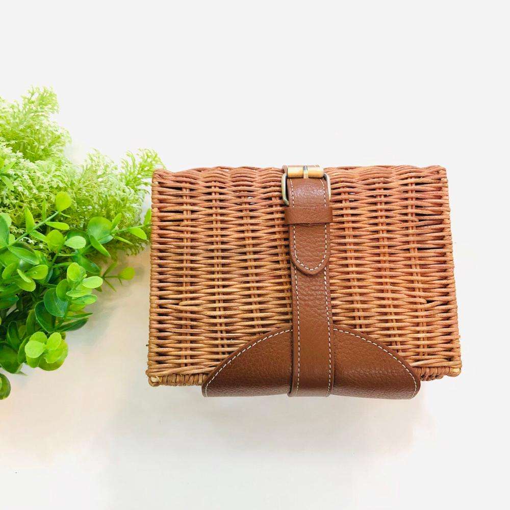 น้ำตาลอ่อน