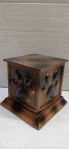 Urna de cremación con grabado de pata de Mascota, suministros funerarios de aluminio marrón, Brassworld, India - Product Image 3