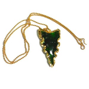 Acheter en ligne Collier plaqué vert américain classique: Collier plaqué vert américain classique à vendre - Product Image 1
