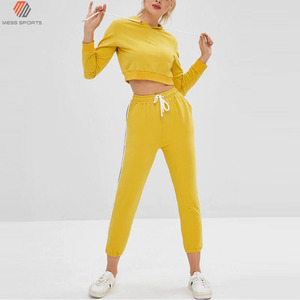 Chándal con logotipo personalizado para mujer, Tops cortos, conjunto de 2 piezas, chándal para correr - Product Image 4