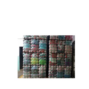 Ropa Usada de Alta Calidad y Moda Disponible - Product Image 4