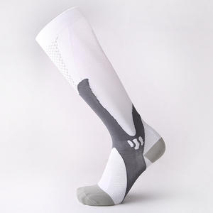 Meilleures chaussettes de cyclisme personnalisées pour hommes et femmes, vente en gros - Product Image 1