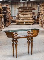 Table console Miranda en acajou, bureau en bois massif avec plateau en verre, design traditionnel, salon, appartement, salle à manger, maison, hôtel, meubles