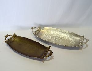 Plateau en métal de luxe en aluminium finition or avec un design texturé fin, parfait pour la décoration et le service des tables à manger - Product Image 6