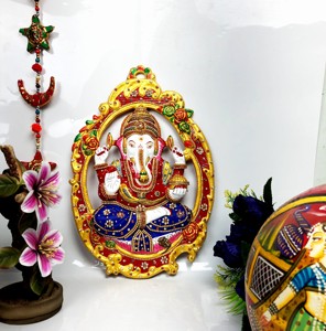Artesanía Nirmala, Decoración de Pared Ovalada Religiosa Multicolor de Metal Hecha a Mano con Ganesh de Rajasthan, para Regalo Corporativo - Product Image 4