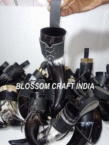 Corne à boire en corne de boeuf de buffle de haute qualité avec support en cuir sculpté style animal ange conçu pour les amateurs d'hydromel magasins vikings - Product Image 2