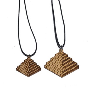 Pendentifs en bois gravés de symboles carrés 3D artisanaux en pierre semi-précieuse - Product Image 1