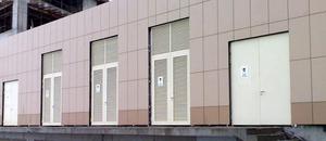 Puertas de Acero con Rejilla de Ventilación - Diseño Moderno para Uso Hospitalario - Product Image 4