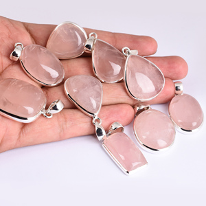 Hermoso colgante de Calcedonia natural 100%, diseño de Rosa hecho a mano, exclusivo para cristianos para regalo - Product Image 4