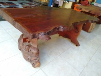 Table à manger en bois d'acajou, Design superbe, Durable et fait