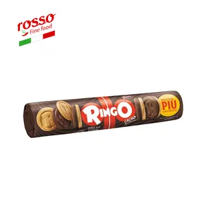 Kakao dolgulu bisküvi paketlenmiş bir tüp içinde Pavesi Ringo çeşitleri kurabiye bisküvi Italia dolci - Made in Italy