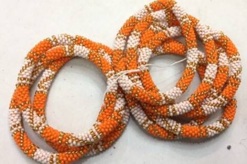 สีเหลือง