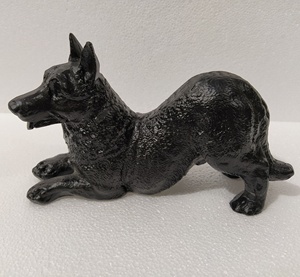 Estatua antigua de León con bola - Product Image 5