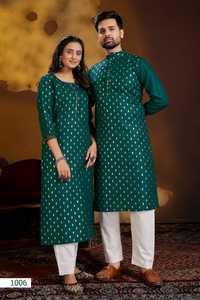 Ensemble de vêtements pour couple de couleur blanche, comprenant un kurta avec un pyjama et une kurti avec un pantalon - Product Image 6