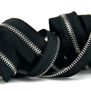 Venta al por mayor OZL Marca Open-End 5 # Cremalleras metálicas largas Rollos para zapatos Bolsos Equipaje Muestra de 7 días Tiempo de entrega Durable - Product Image 6