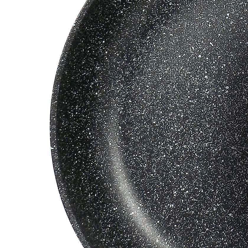 สีเทาเข้ม