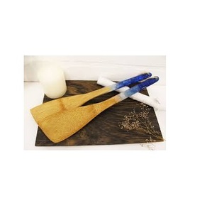 100% Meilleure couleur bleue en bois et résine pour planche à découper ronde pour taille personnalisée et pièce unique bon marché par Handcraft - Product Image 4