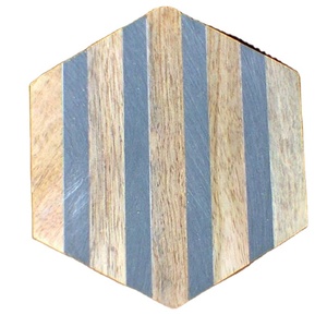 Fabricant de sous-verre en bois ensemble personnalisé acacia carré noir rond sous-verre de palette en bois chez Star Crafts India - Product Image 1