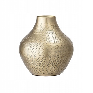 Grand Vase de fleurs martelées en laiton, décoration élégante et décontractée, en métal, pièce de center de table, à très bon prix - Product Image 4