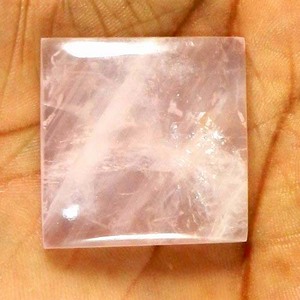 23.20gms Cuarzo Rosa natural 34mm Cabujón cuadrado Cristal suelto Joyas de piedras preciosas Parte posterior plana Corte suave Tinte de Esmeralda Rosa plateado - Product Image 3