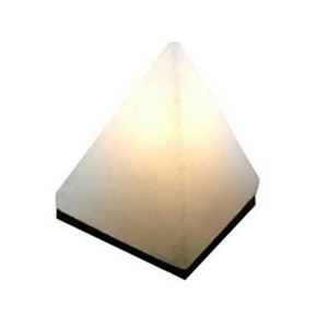 Belles lampes à sel sculptées de l'Himalaya en forme de pyramide avec capacité d'émission d'ions naturels de Sian Enterprises - Product Image 5