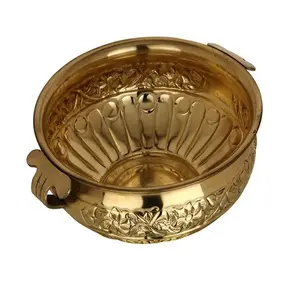 Deluxe Quality Large Size Solid Brass Flower Urli Good Design Round Shape Gold Polished Brass Urli In India