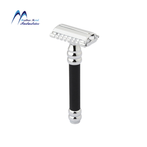 มีดโกนสองคมแบบปรับได้พร้อมด้ามทองเหลืองและใบมีดสแตนเลส ยี่ห้อเพิร์ล แบรนด์สินค้าสั่งผลิต - Product Image 1