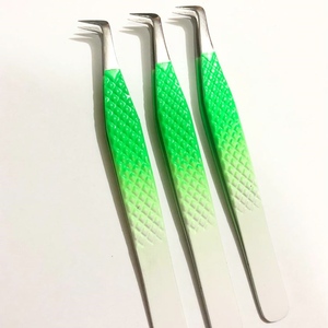 Pinzas de volumen de 90 grados amarillo degradado con blanco Pinzas de extensión de pestañas sostenibles Agarre fuerte Pinzas de pestañas probadas a mano - Product Image 2