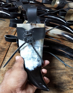 Natural Drinking Horn หนังผู้ถือ/ไวกิ้งฮอร์น - Product Image 1