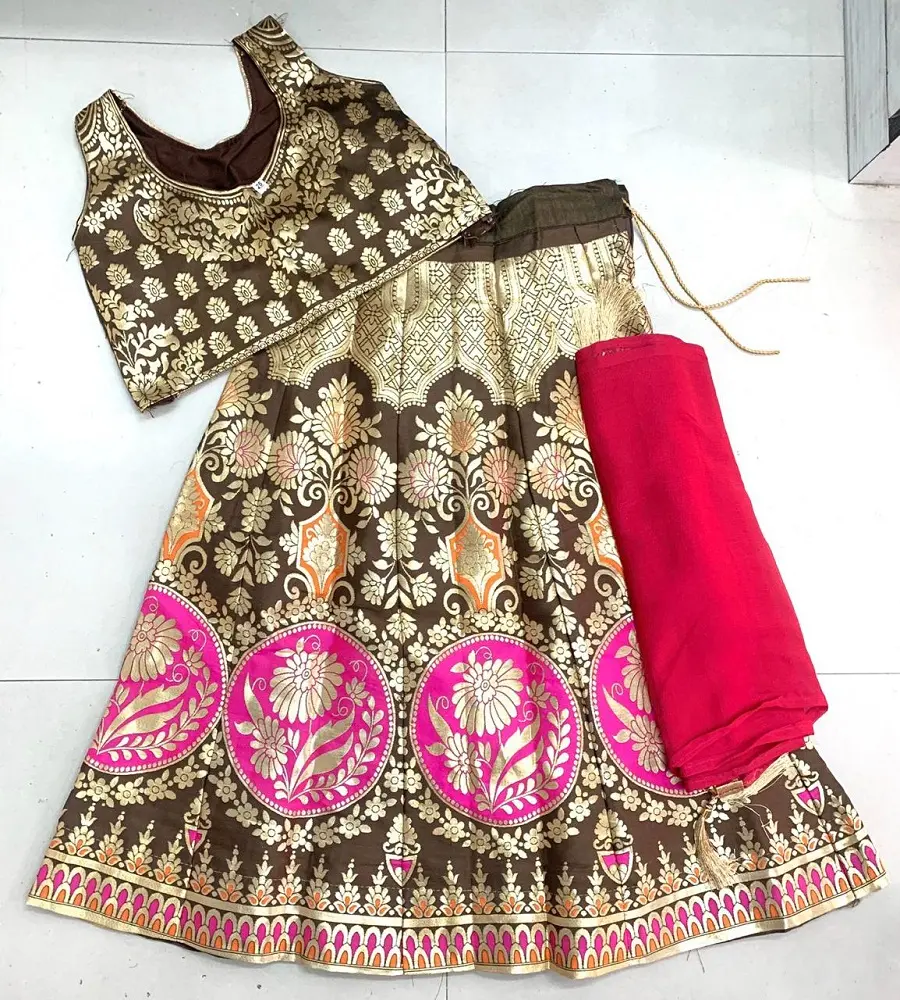 Pemasok Jumlah Besar Pakaian Anak-anak Berkualitas Lehenga Choli Dijual/Lehenga Satin Cetak Digital Dalam Warna Merah Muda Rajashani Lehenga Girls