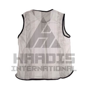 Vêtements de football pour jeunes de haute qualité uniformes de football pour l'équipe à séchage rapide gilet uniforme de football en maille personnalisé gilet de football - Product Image 2