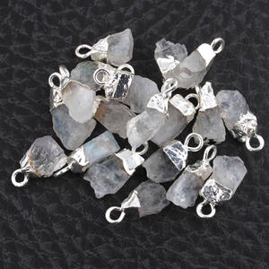 Breloques en pierre de lune arc-en-ciel brute, vente en gros, pendentif en argent galvanisé, boucle unique, connecteur de pendentif fait à la main - Product Image 1
