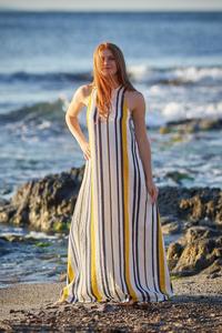 Mélange de rêve d'élégance et de confort 100% lin pour coton col rond sans manches longueur de plancher robe en lin pour femmes - Product Image 2