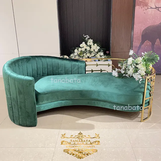 Stilvolle Metallrahmen Luxus Braut und Bräutigam Green Velvet Sofa