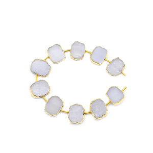 Druzy blanco 13 a 15 MM rectángulo forma Centro perforado chapados en oro 10 cuentas Strand - Product Image 1
