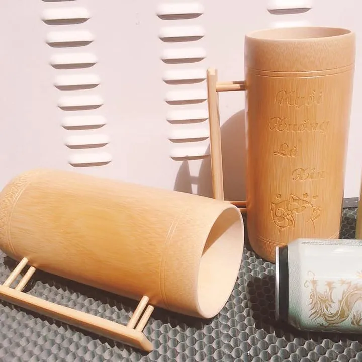 Copo personalizado gravado de bambu para beber, caneca de cerveja feita à mão na capacidade do vietnã 700-800ml com tampa presente significativo