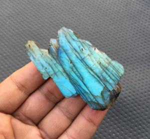 คอลเลกชั่นหินอัญมณีดิบจากสวนคริสตัลเคลือบแร่ลาบราดอไรต์ธรรมชาติไม่เหมือนใคร - Product Image 3