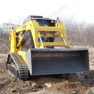 Minicargadora Compacta de Orugas SGT330 de 1500 kg - Product Image 6