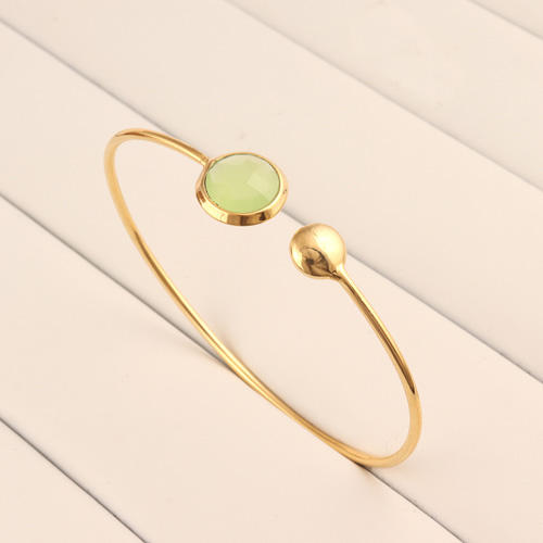 สีเขียวอ่อน