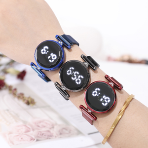 Nouvelle montre-bracelet numérique LED à vente chaude, bracelet à boucle magnétique, montre à quartz pour femmes - Product Image 6