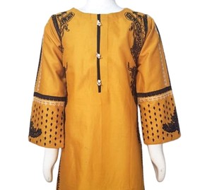 Kurti pour enfants de haute qualité, en rayonne, lin et coton, broderie estivale, Pret Masoori Lawn - Product Image 2