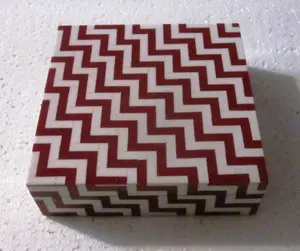 지그재그 패턴 빨간색과 흰색 수지 상감 상자 보석 저장, 상자 장식 홈 오피스 장식 상자 SHAN INDIA