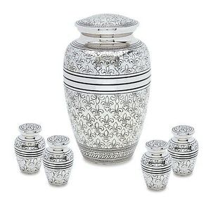 Urna Funeraria de Peltre para Adultos, Totalmente Grabada, Estilo Americano, Brassworld India, Recuerdo Incluido - Product Image 1