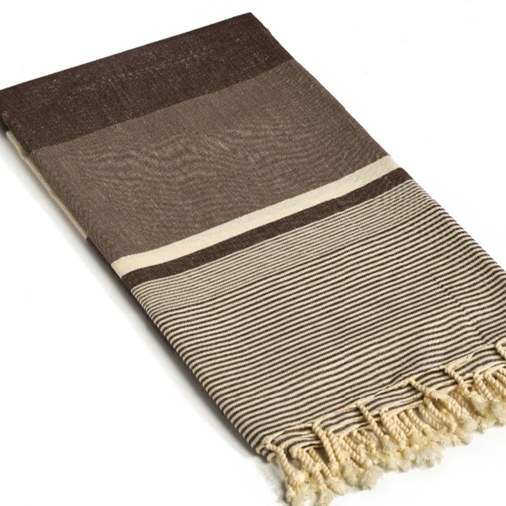 สีน้ำตาล