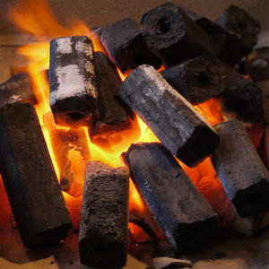 Moins de 5% de cendres de scierie sans fumée, charbon de bois dur, forme cassée, bon marché - Product Image 3