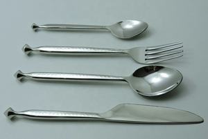 Juego de Cubiertos de acero inoxidable con logotipo personalizado de venta directa de fábrica, nuevo diseño de mango, hotel de lujo, boda, Venta caliente, MOQ bajo sostenible - Product Image 2