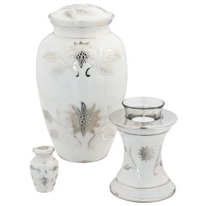 Urnes commémoratives funéraires avec conception de feuille de chêne Urnes de crémation métalliques de vente chaude et urne de cendres adultes de souvenir pour les services funéraires - Product Image 3